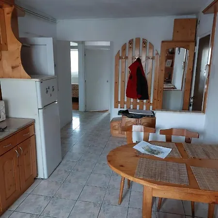 Apartament *